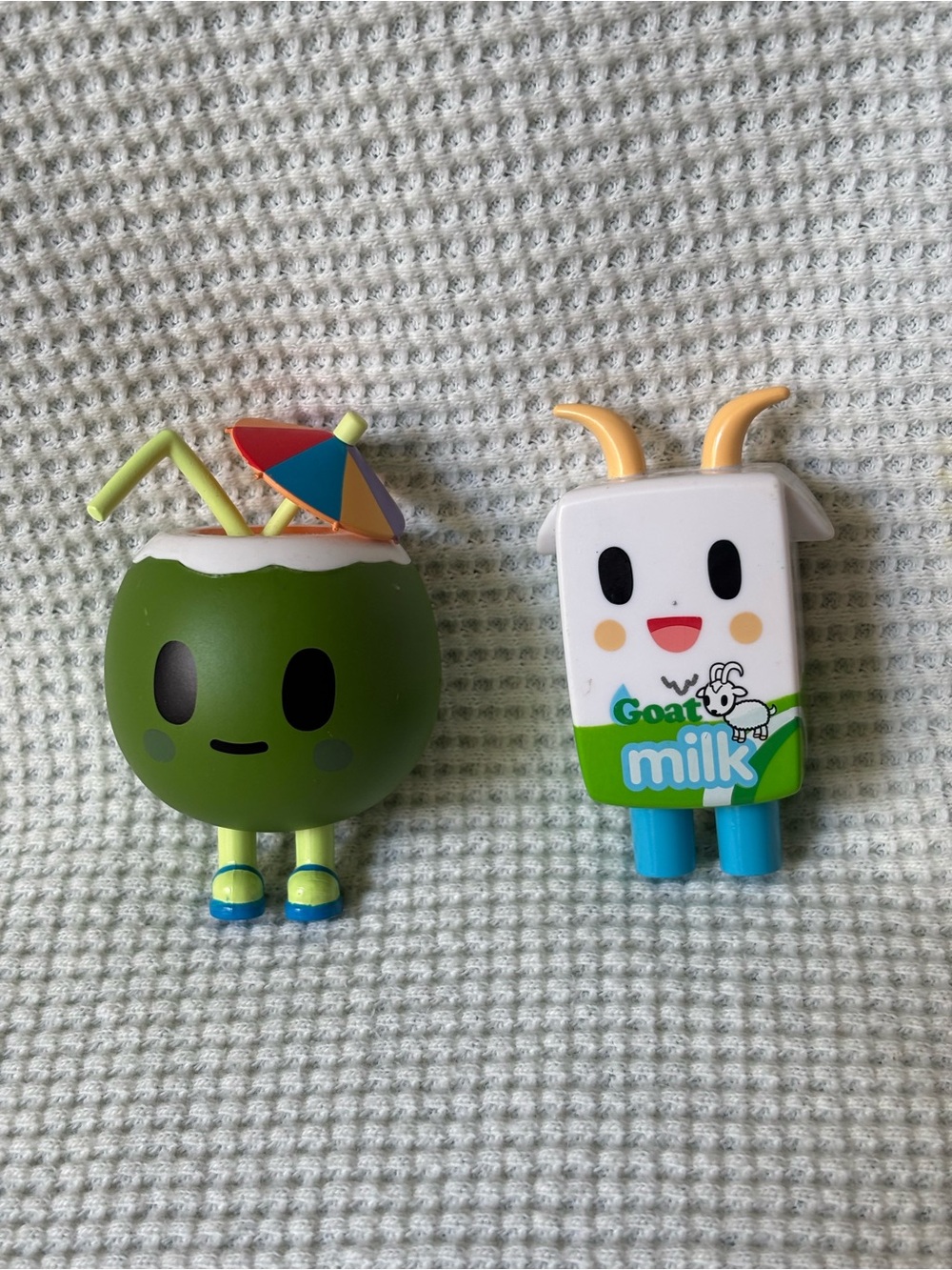 Tokidoki Moofia Coco-Latte figure Chaser 1/50 & Goat Milk Breakfast Besties HTF